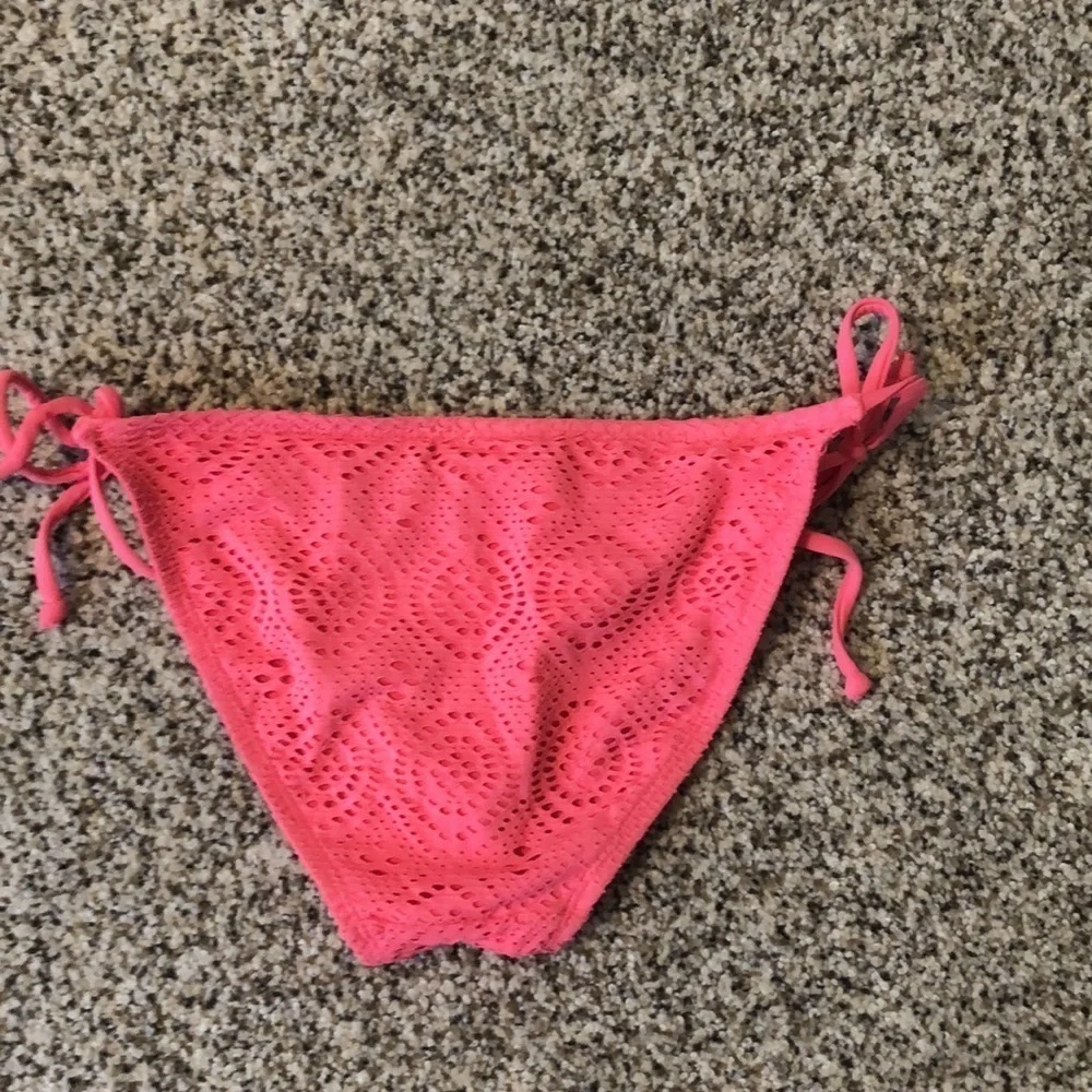 Neon pink crochet pattern bikini bottom